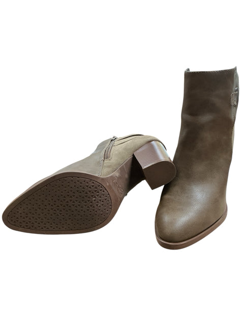 Qupid Taupe Faux Suede Pointed Toe Ankle Booties | Size 7.5