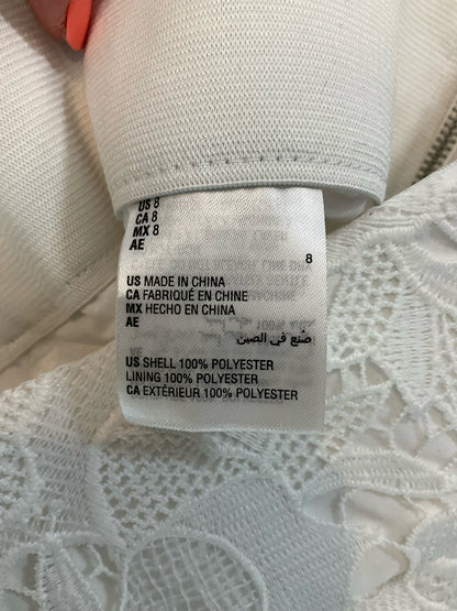 INC Size 8 White Embroidered Pre-Owned Ladies Skirt