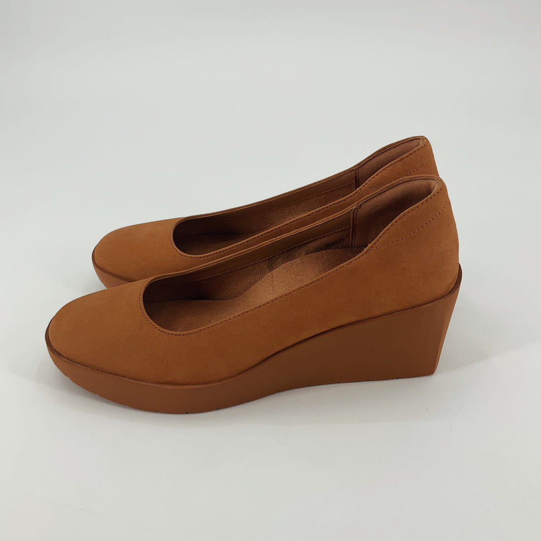 Vionic Camel Tan Nubuck Wedge Pumps | Women&
