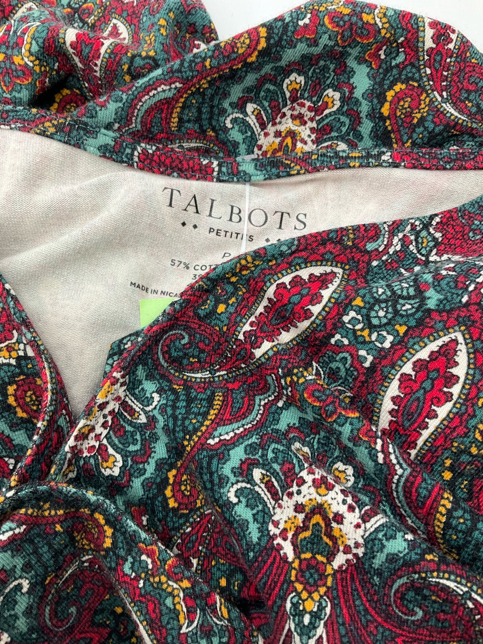 Talbots Red/Green Paisley Pre-Owned Ladies Casual Top -  Size Small Petite