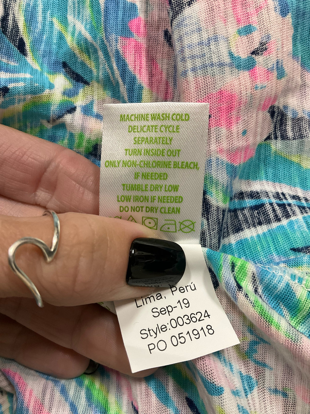 Lilly Pulitzer Nevie Top In A Flutter Print V-Neck Long Sleeve L - Downstairs