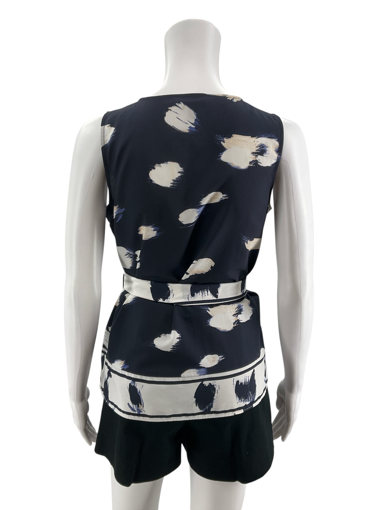 Banana Republic Size XS white/navy Print Pre-Owned Casual Top - Downstairs
