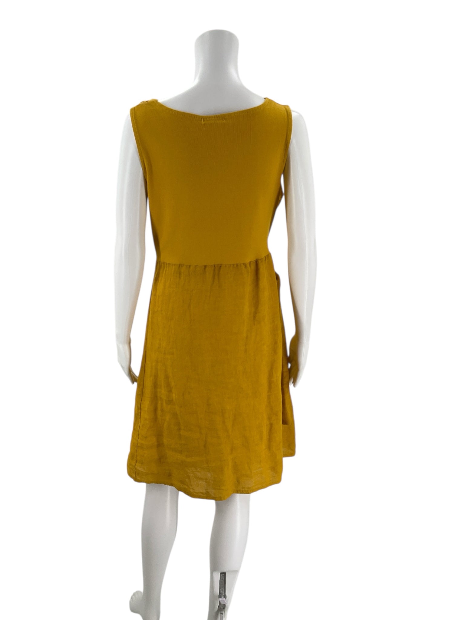 Back view of 100% Lino Mustard Dress - Size Large showing lightweight linen fabric and relaxed fit, perfect for warm weather.