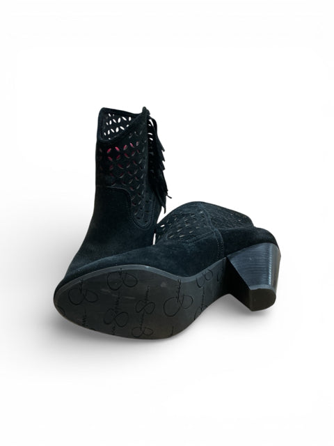 Jessica Simpson Black Pre-Owned Ladies Booties - Size 9 - Margaret’s Fine Consignment