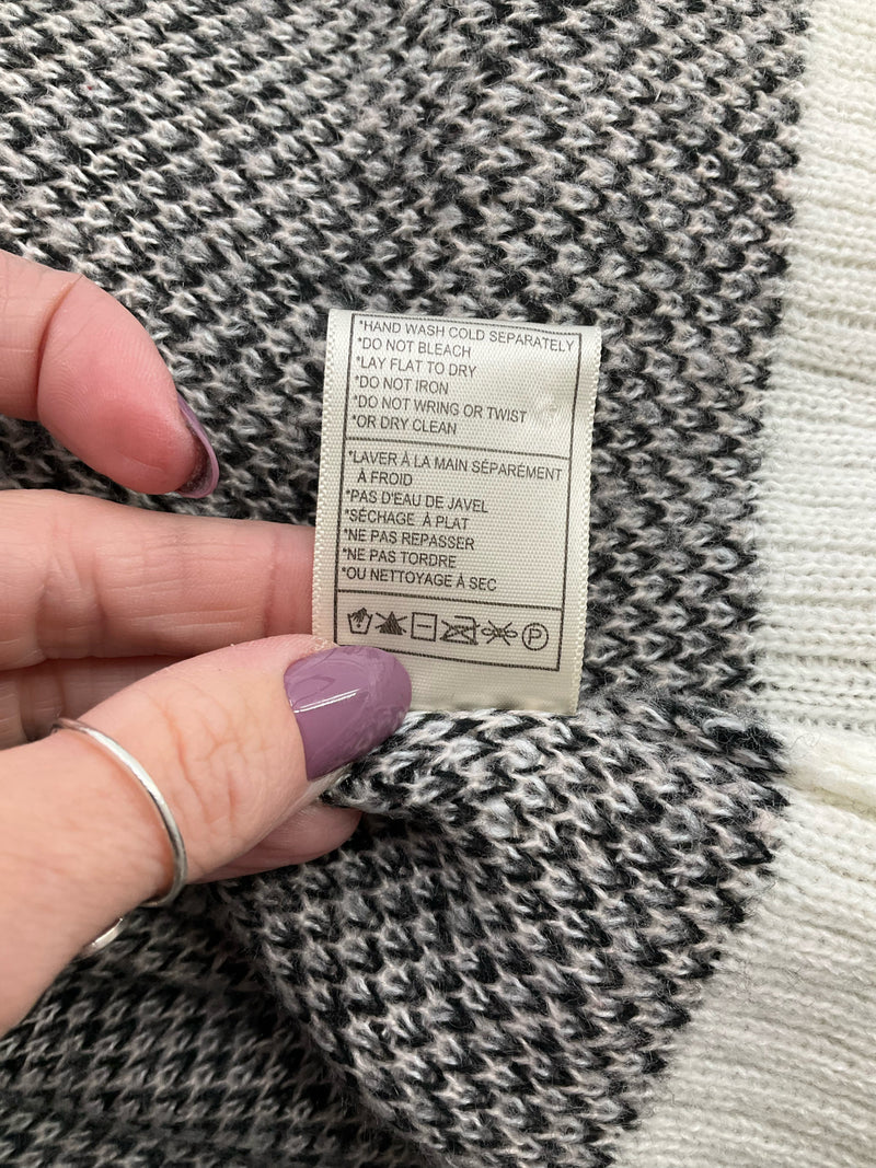 BB Dakota Cream/Black/Pink Animal Pre-Owned Ladies Shrug - Size XS