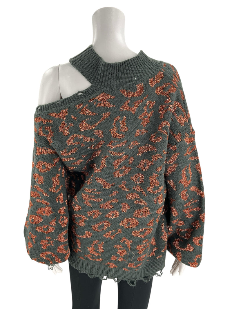 Back view of Entro Gray/Copper Print Top, featuring off-shoulder cut and ribbed hem, perfect for stylish women's consignment fashion.