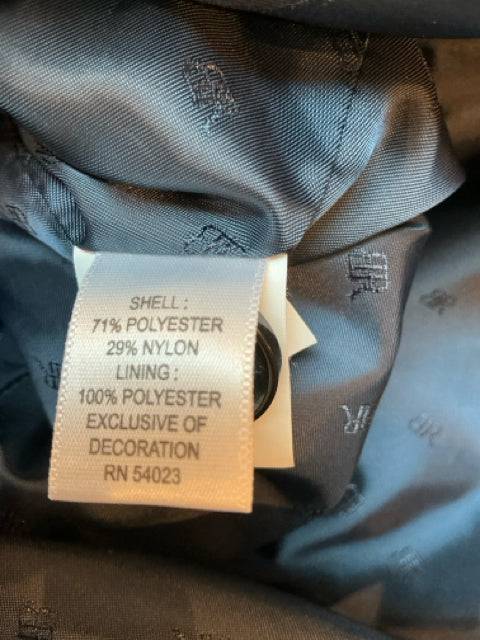 Close-up of Banana Republic Jacket Size XL fabric tag showing shell composition of 71% polyester and 29% nylon with 100% polyester lining.