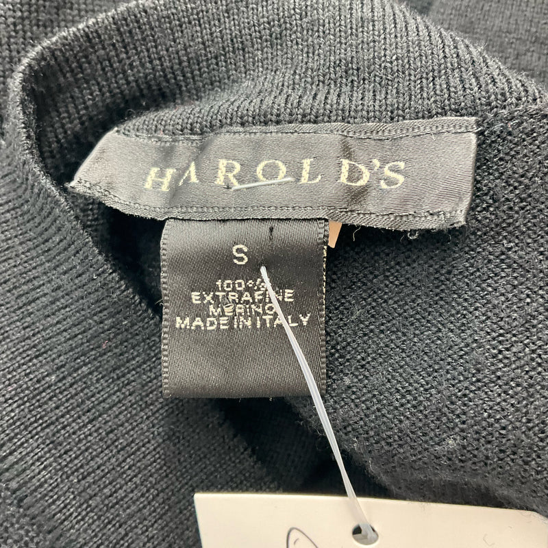 Harolds Black Solid Ladies Pre-Owned Top - Size Small - Margaret’s Fine Consignment
