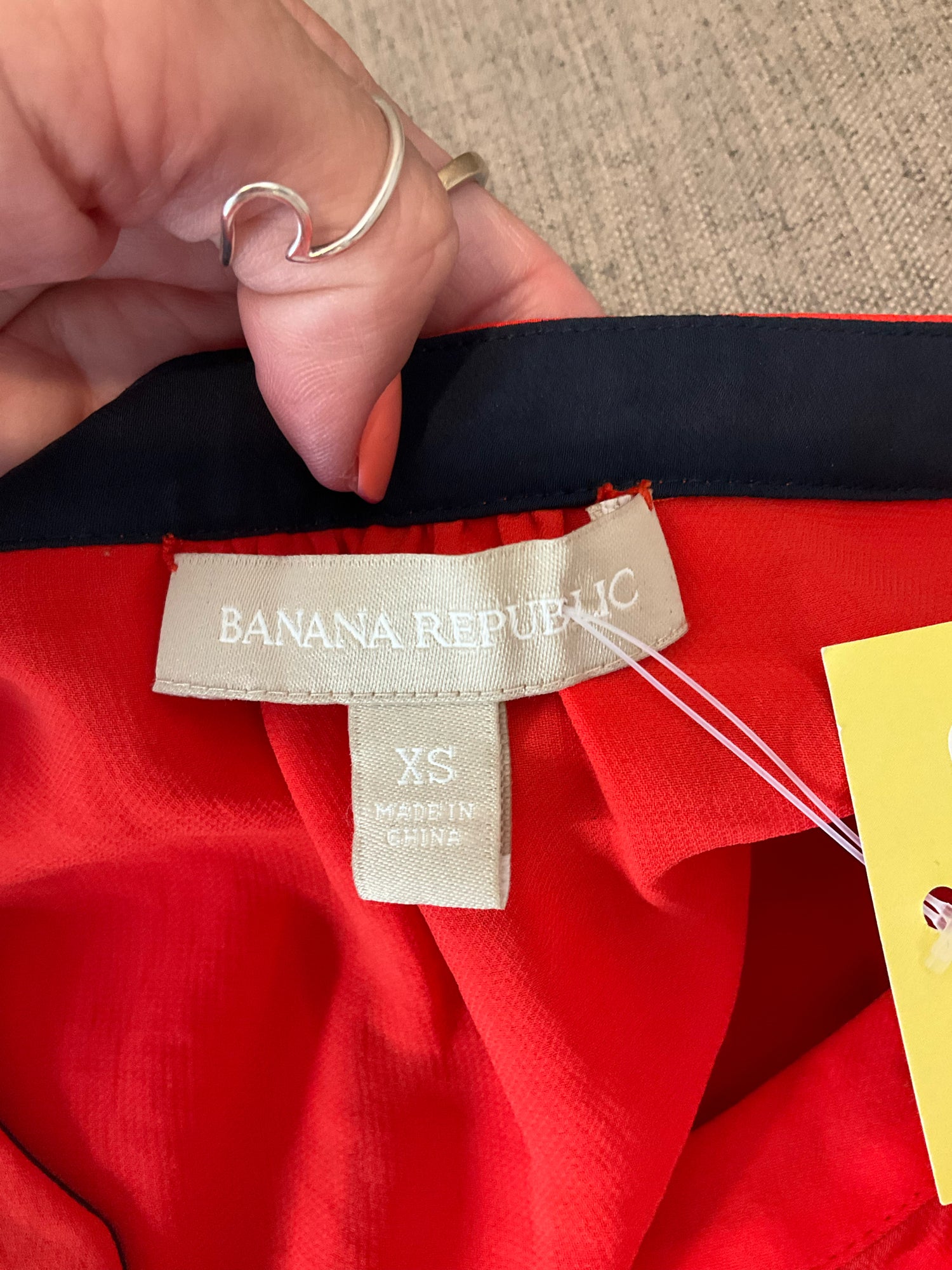 Banana Republic Size XS Orange Solid Pre-Owned Ladies Casual Top - Downstairs