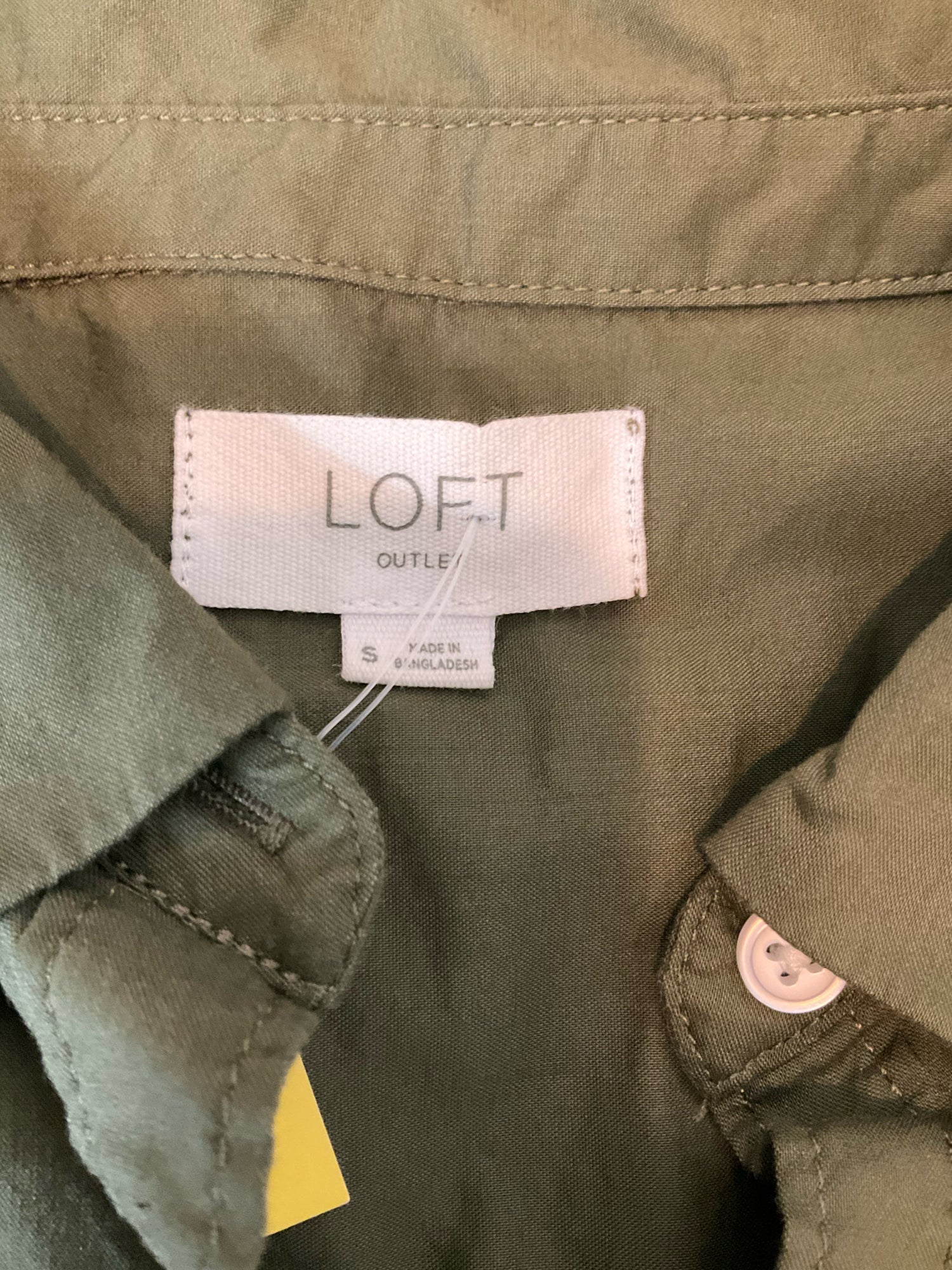 LOFT Outlet Olive Cap Sleeve Olive Green Flutter Sleeve Button-Down Top Size Small - Size S