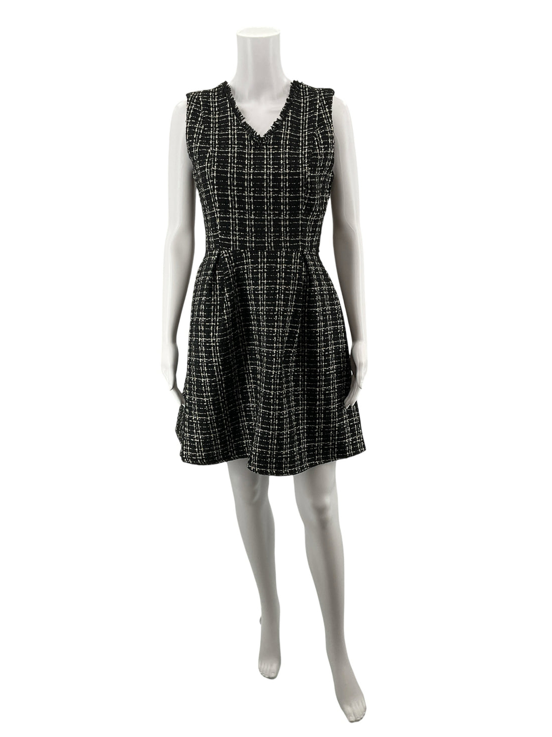 Solitaire Black/White Pre-Owned Ladies New With Tags Dress - Size Small