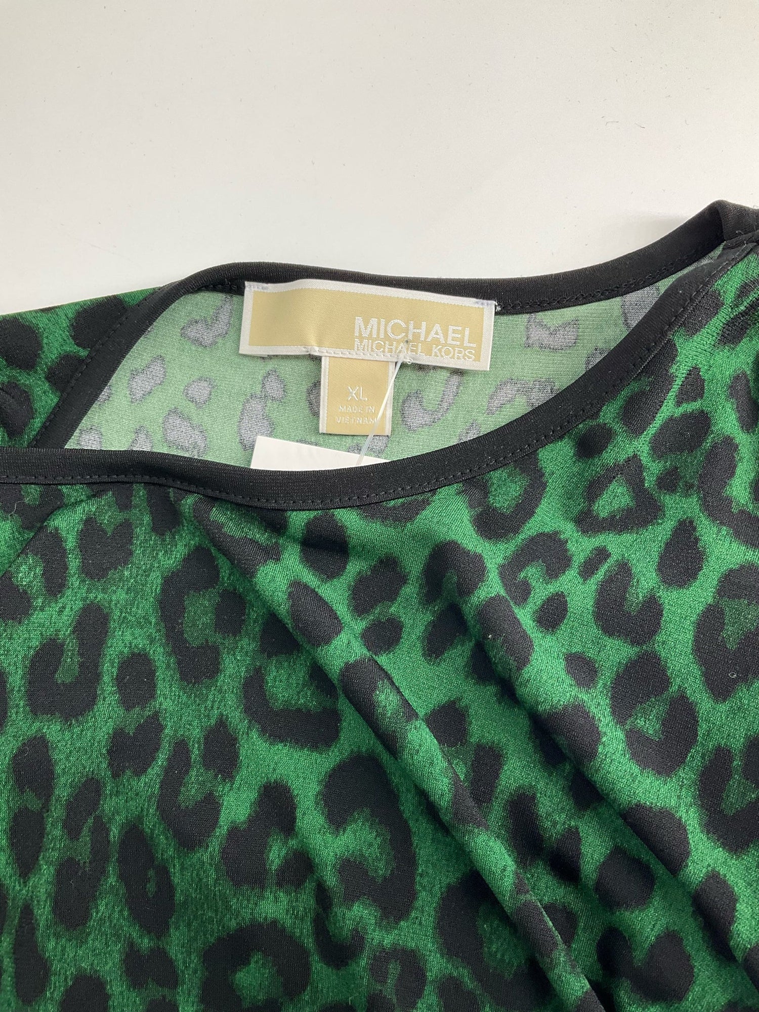 Pre-owned Michael Kors casual top featuring a green and black cheetah print, size XL for ladies.