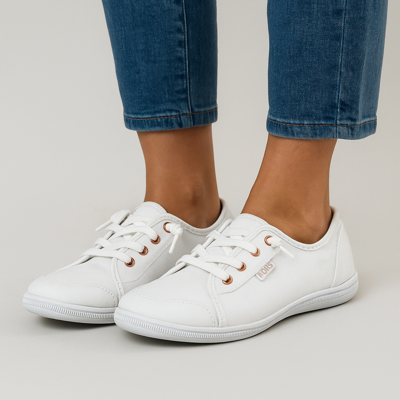 Bobs White Solid Ladies Pre-Owned Sneakers - Size 8.5