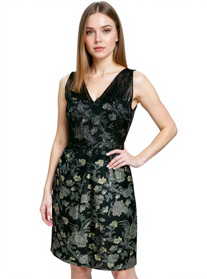 Kay Unger New York black metallic floral brocade cocktail dress in size 8, featuring a sleeveless V-neck design and elegant sheath silhouette.