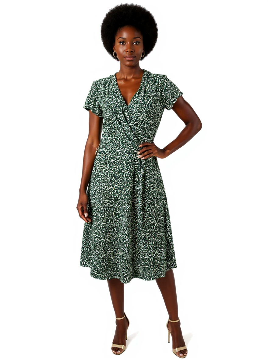 Charter Club ivory and green print ladies dress, pre-owned, size 8, showcasing a floral design and elegant fit.