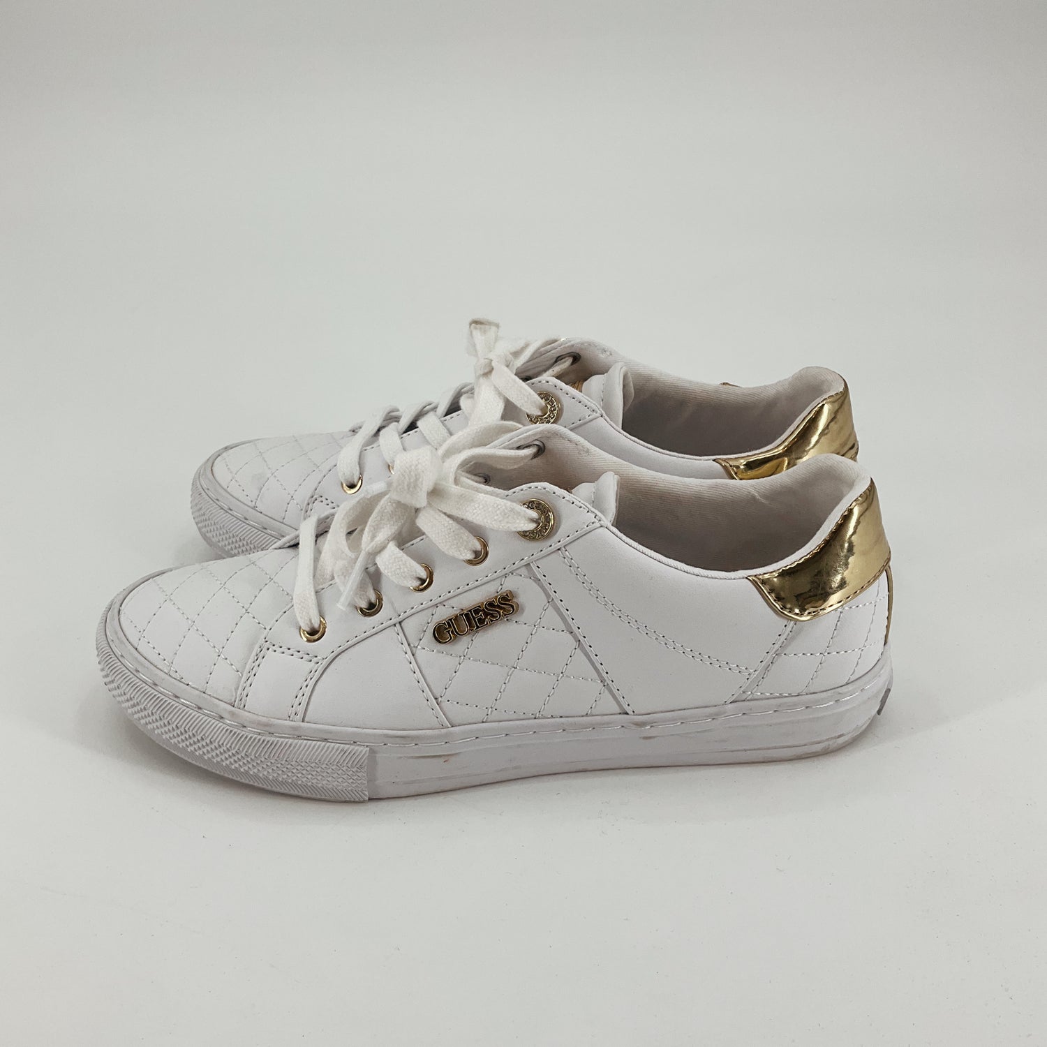 GUESS Loven Quilted Low-Top Fashion Sneakers White Gold - Size 8
