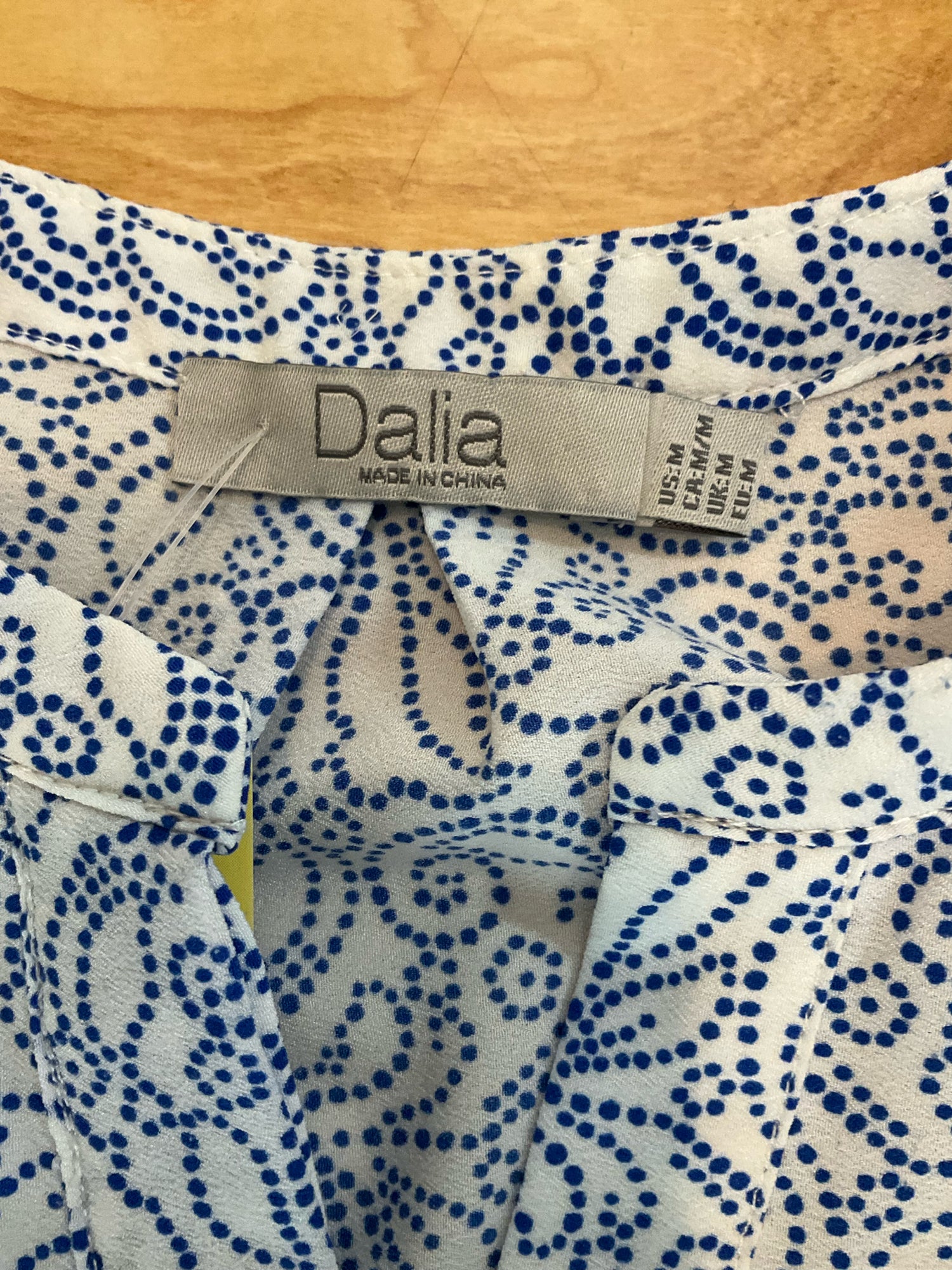 Dalia Mixed Print Sleeveless Split Neck Tunic Blouse Size Medium