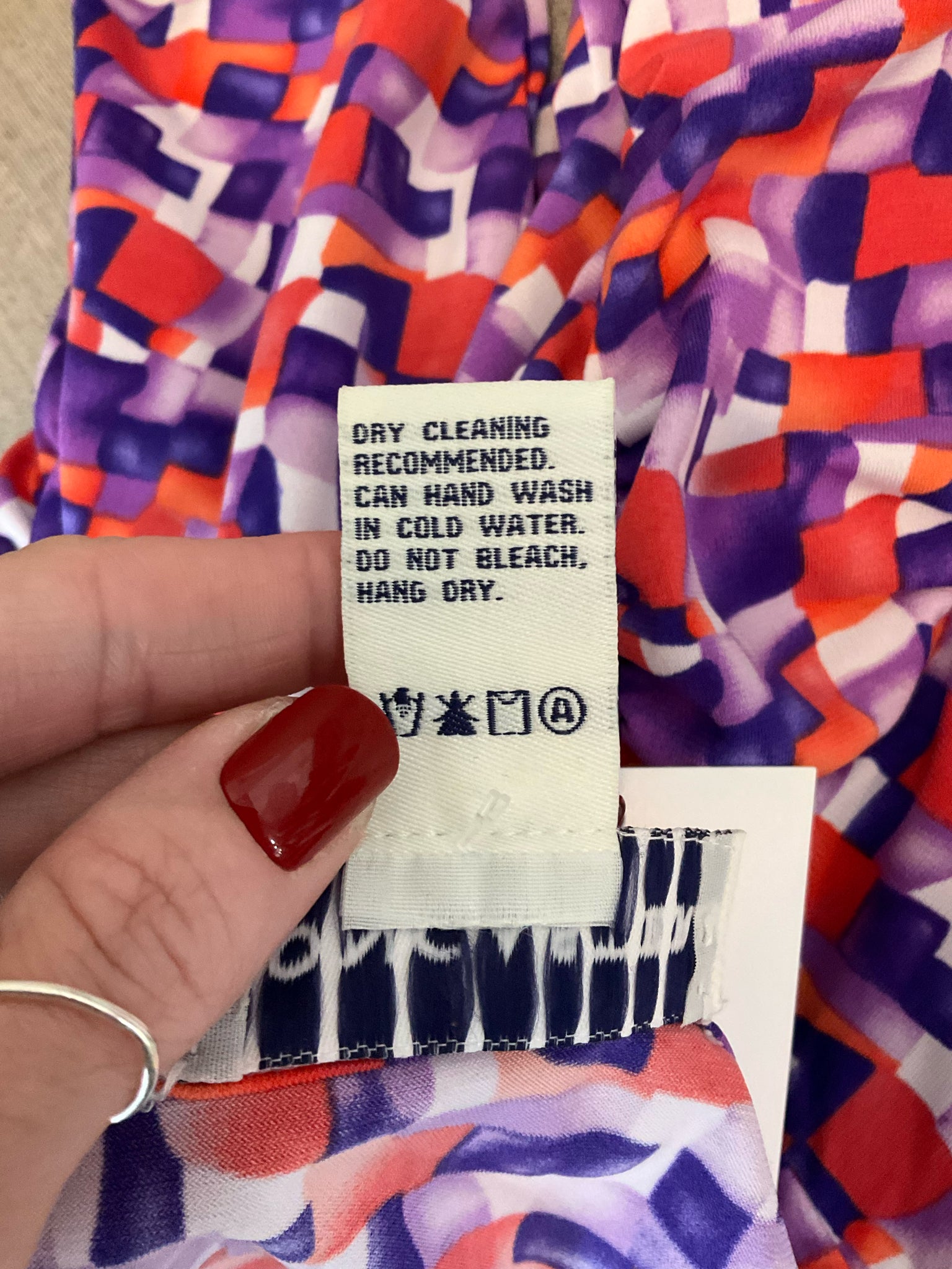 Doncaster purple/red/white Short Sleeve Geometric Print Ruched Sleeve Top Size Small Red Purple White Stretch Jersey - Size S