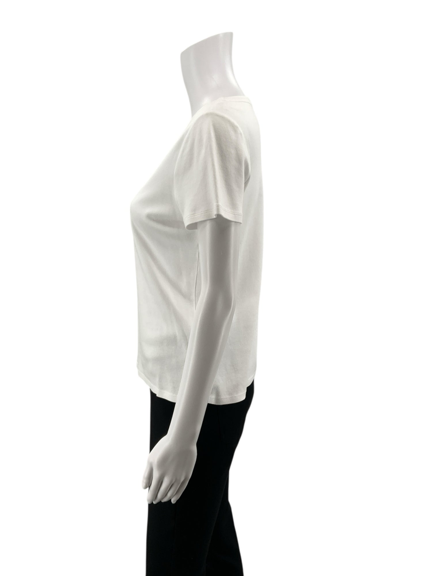 Talbots White Solid Pre-Owned Ladies Casual Top - Size Medium Petite - Margaret’s Fine Consignment