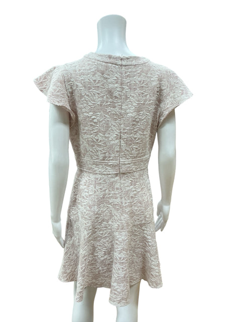 Back view of Shoshanna Pink/White Floral Pre-Owned Ladies Dress Size 6 showing zipper closure and flared skirt design.