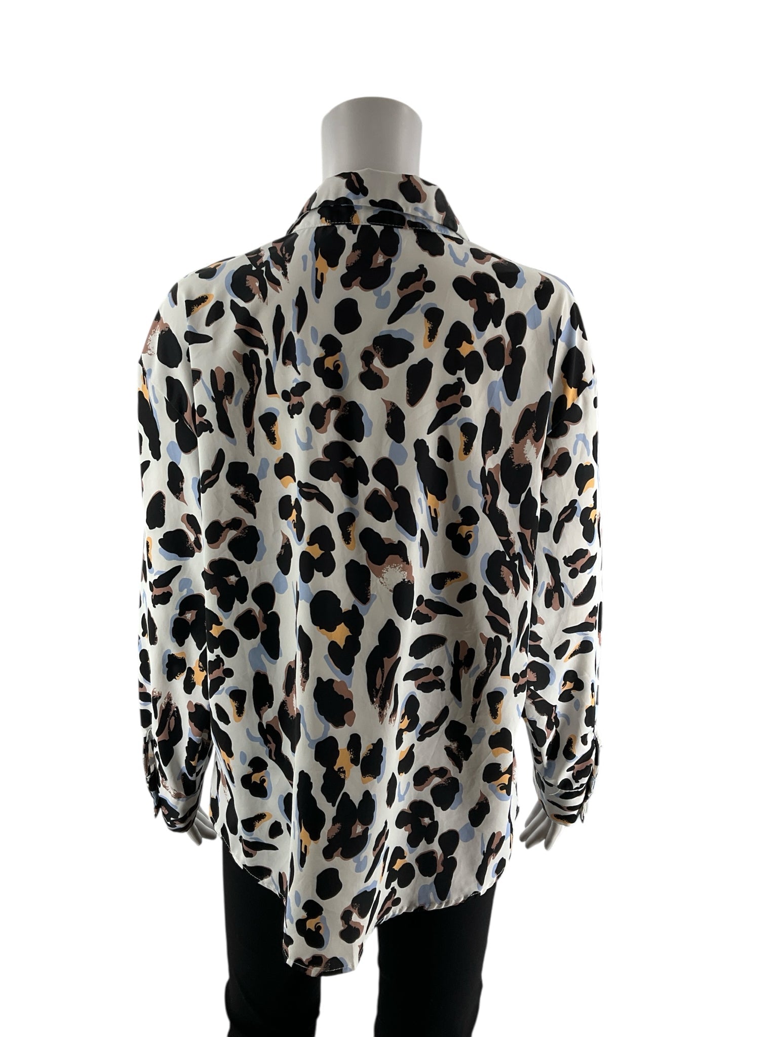 Beachsiss white and black animal print button-down blouse for ladies in size medium, featuring a collared design.