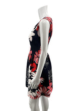 Vince Camuto Black/Red/White Dress Black/Red/White Floral Pre-Owned Ladies Dress - Size 4 - Size 4