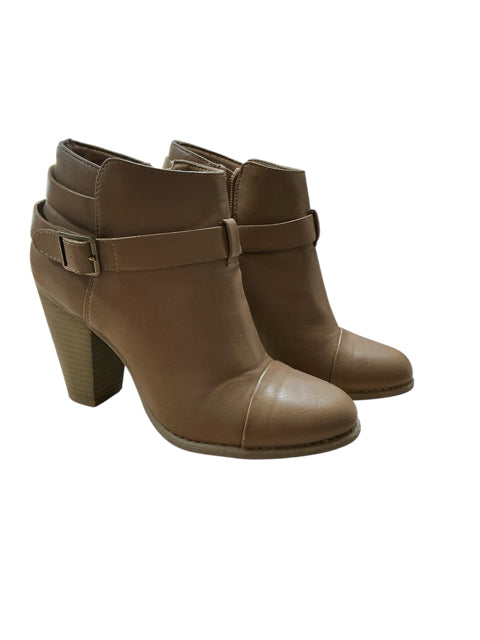LC Lauren Conrad Camel Buckle Ankle Booties | Size 7