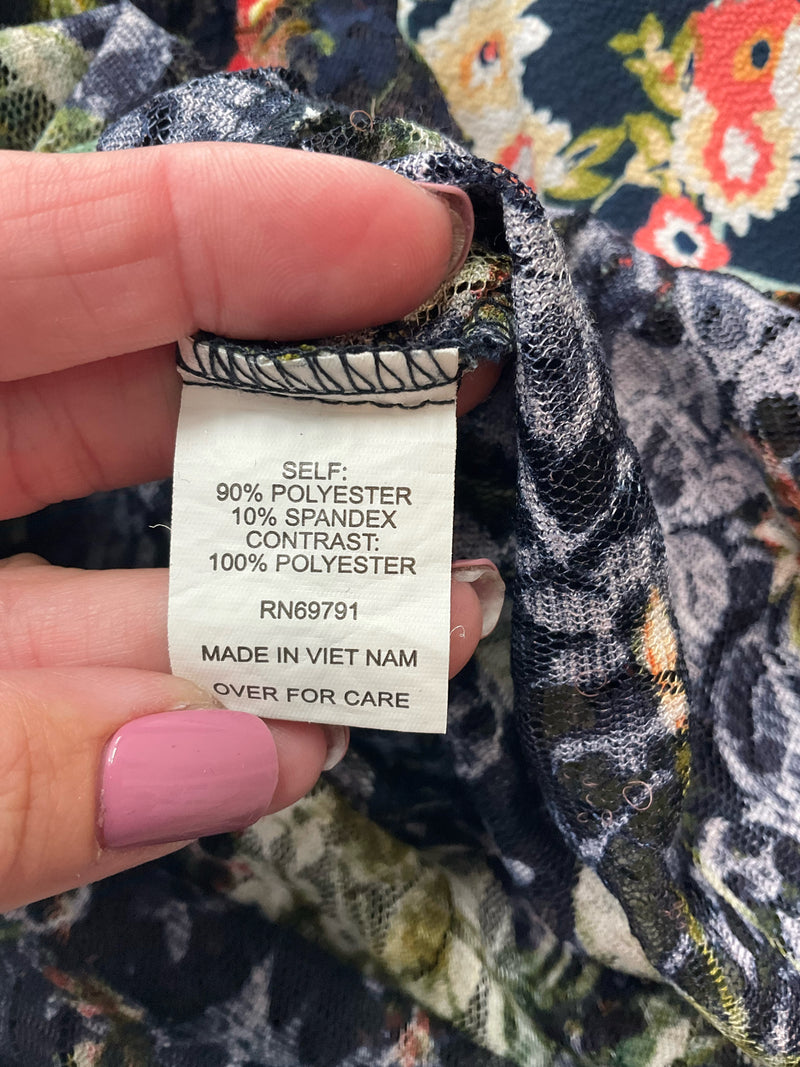 Fig & Flower Navy/Multi Floral Pre-Owned Ladies Top - Size Small