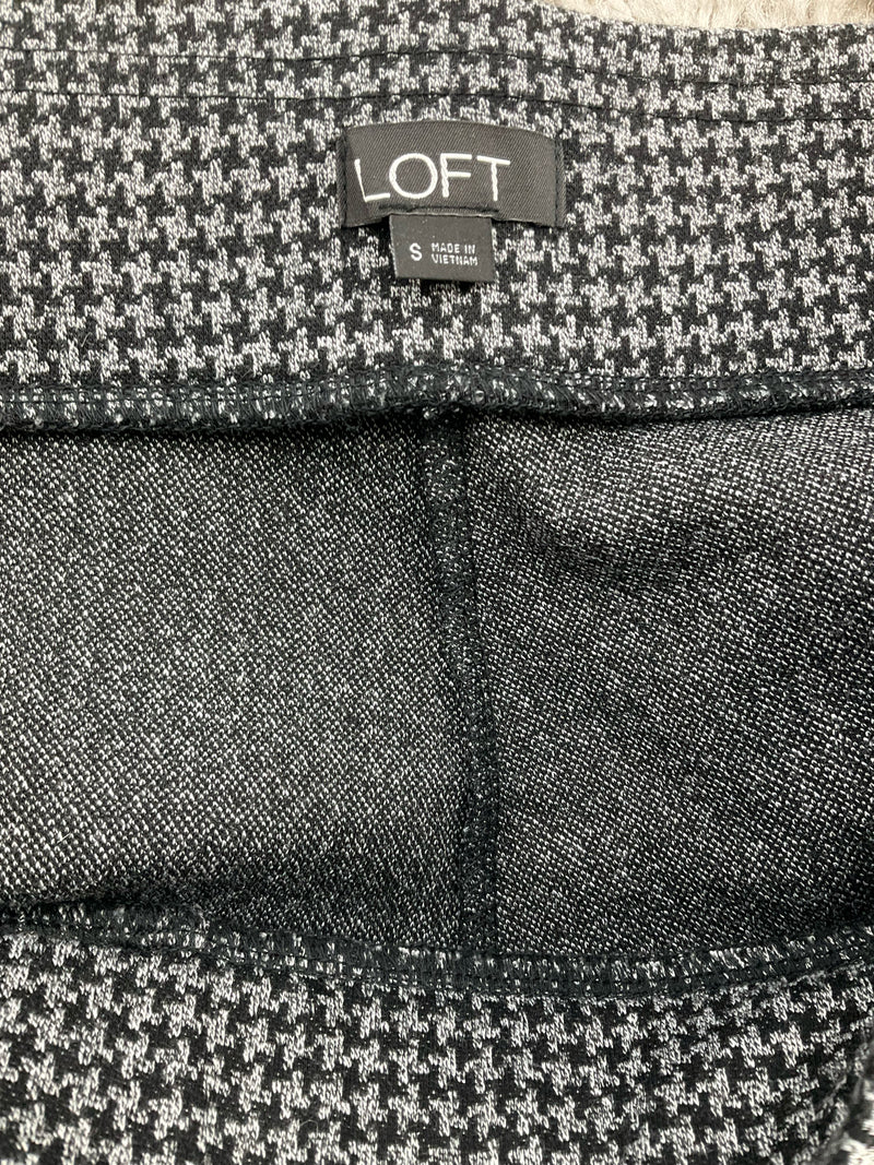 Loft Gray/Black Houndstooth Pre-Owned Ladies Pants - Size Small