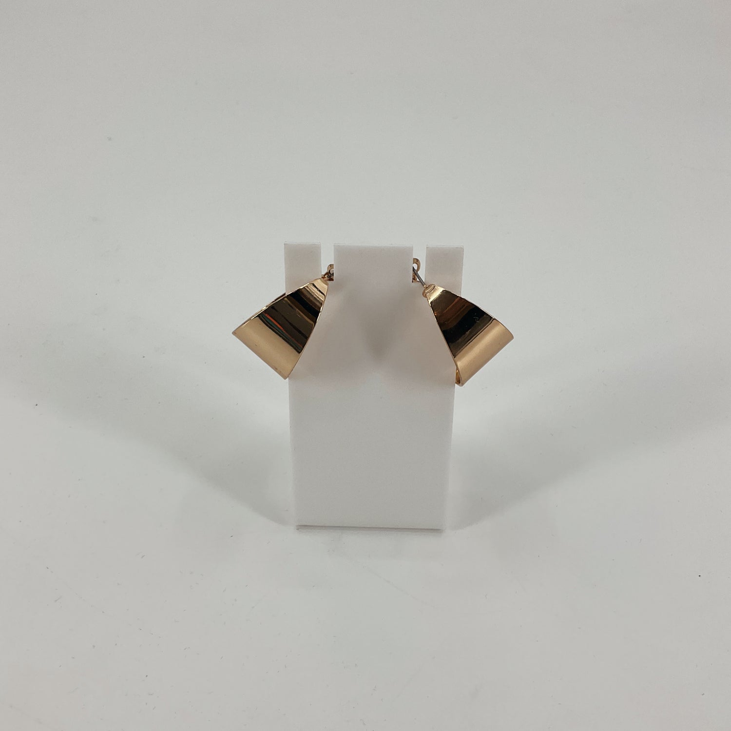 I AM MICHELLE Earrings Gold Tone Folded Ribbon Hoop Earrings