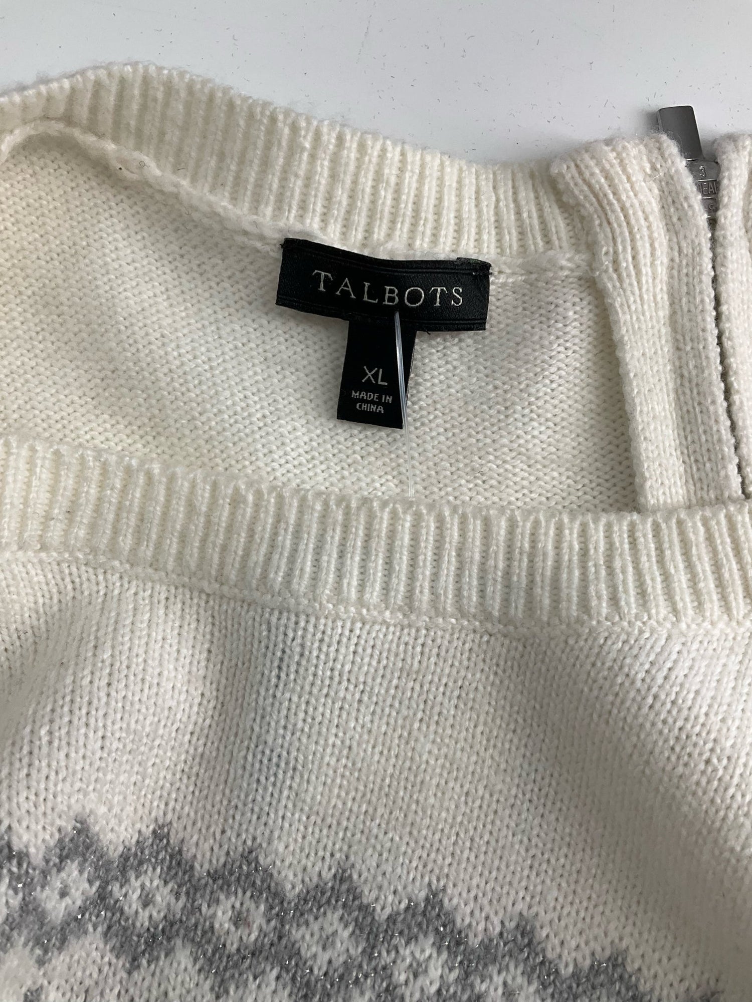 Talbots - Cream/Gray Snowflake Pre-Owned Ladies Casual Top - Size XL