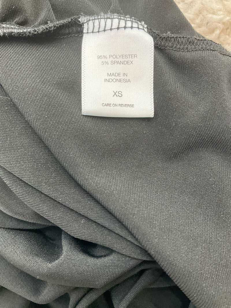 New York & Co Black Solid Pre-Owned Ladies Top - Size XS