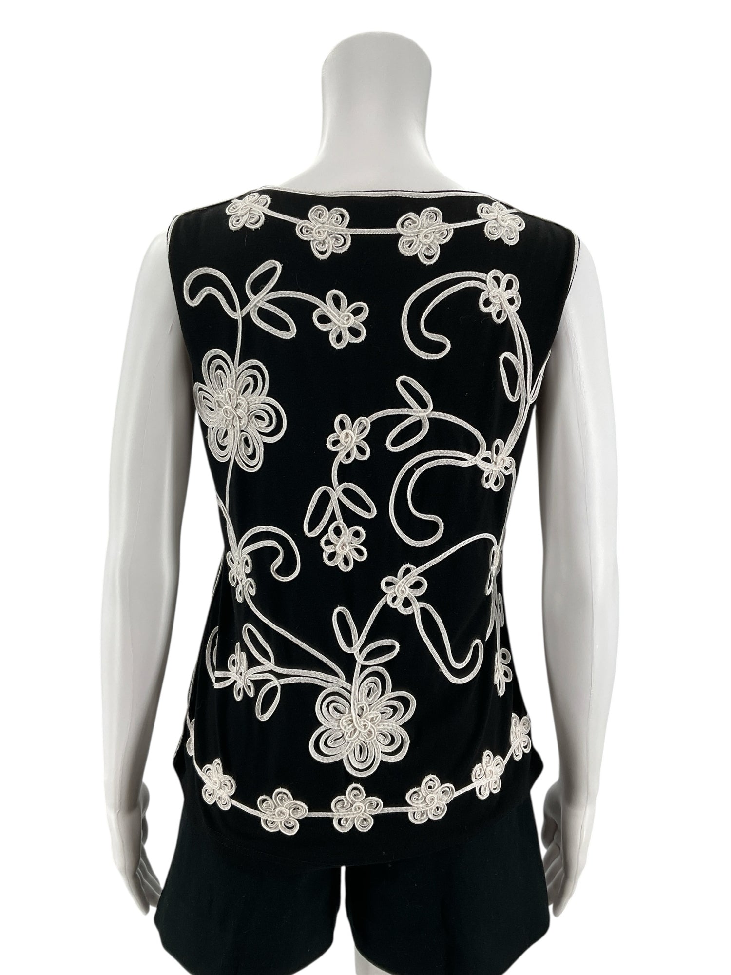 Lauren Michelle Black &amp; White Floral Applique Sleeveless Top Size Medium