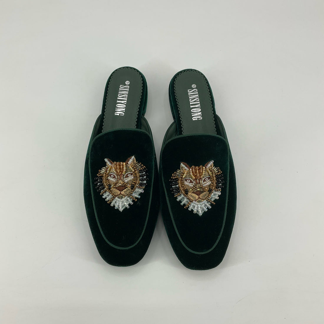 Sinsiyong Green Velvet Beaded Cat Face Mules Slip On Loafers Womens Size 8.5 NWT