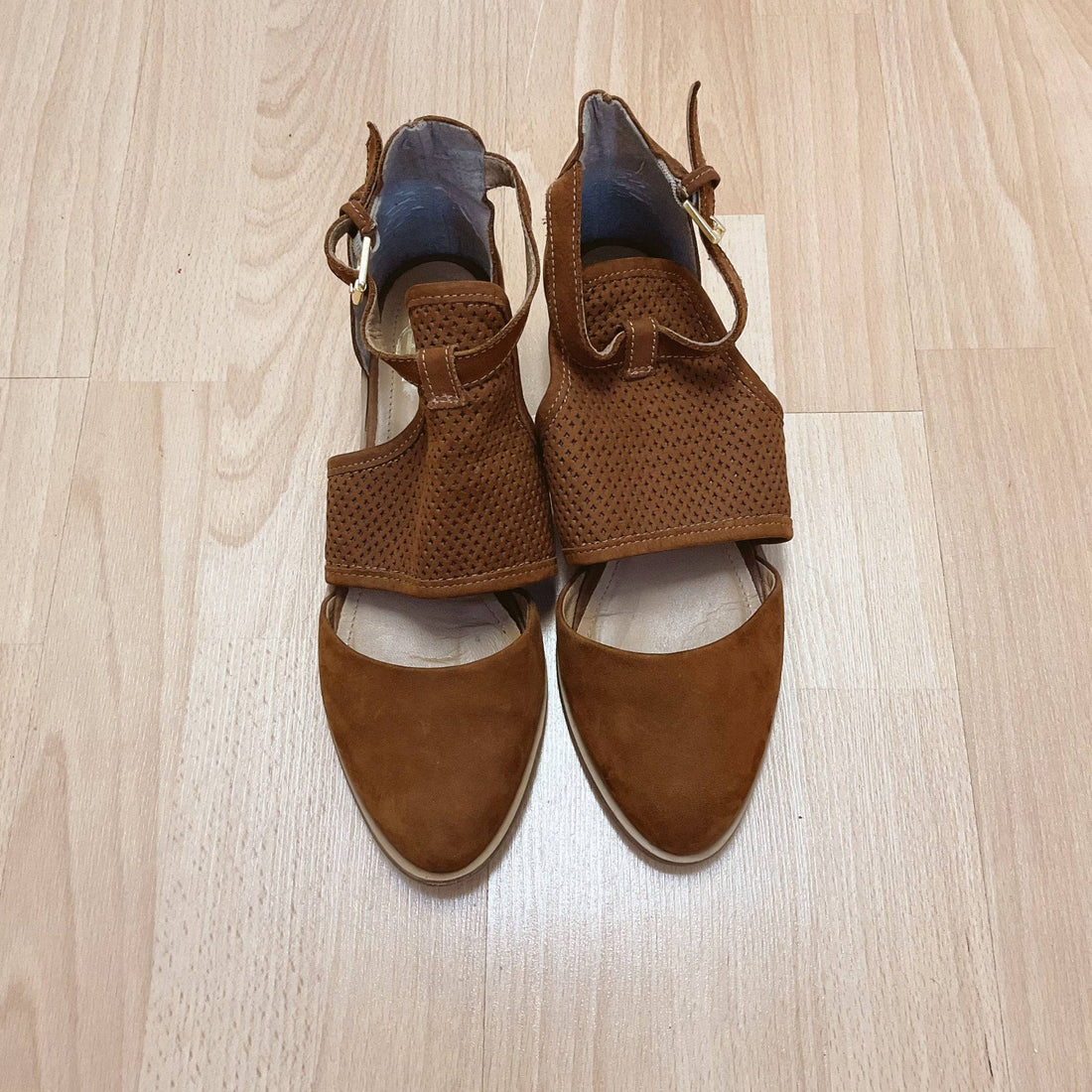 House of Harlow Flats Size 10 - Margaret’s Fine Consignment