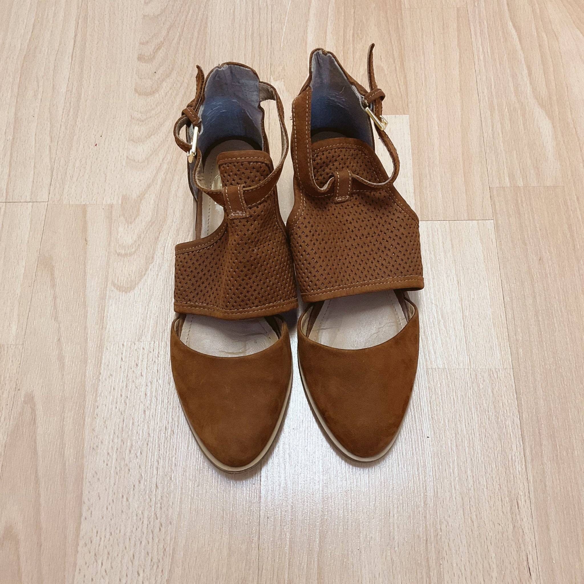 House of Harlow Flats Size 10 - Margaret’s Fine Consignment