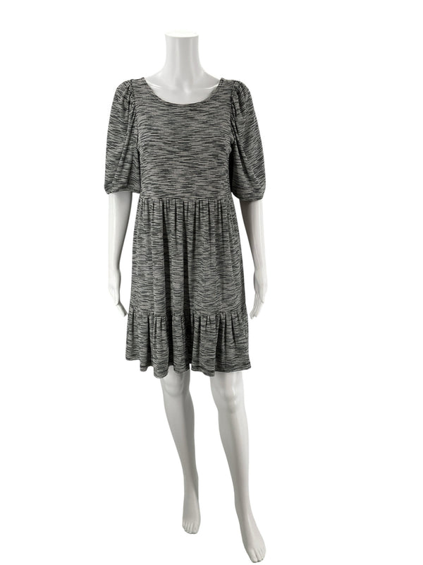 Daily Practice White/Black Print Pre-Owned Ladies Dress - Size Small