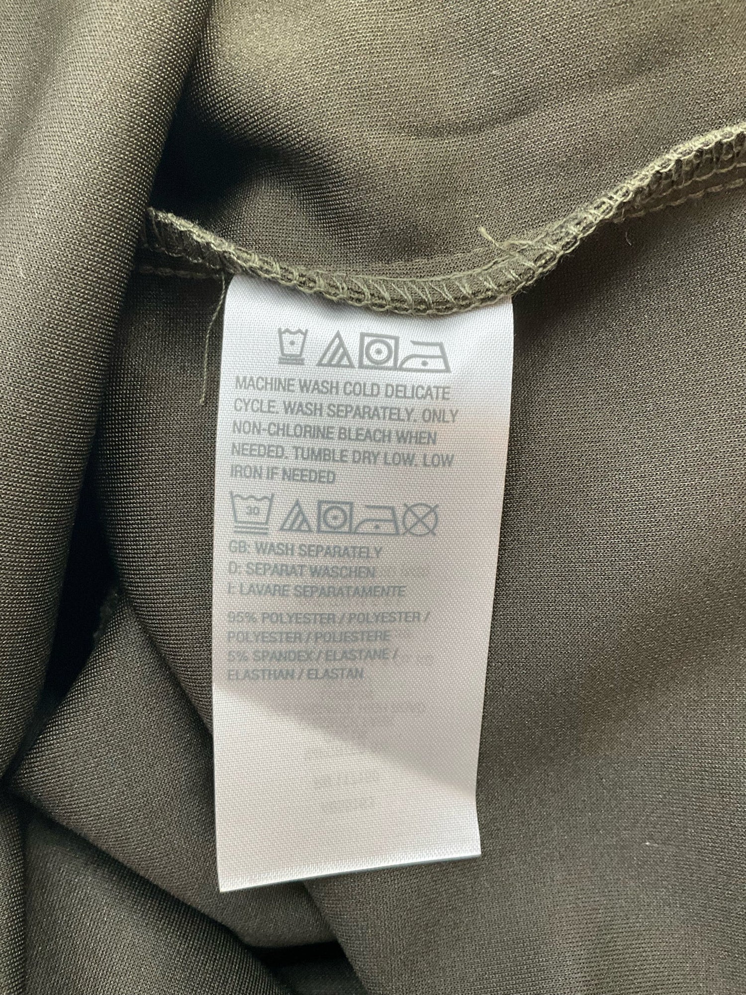 Army green pre-owned ladies dress in size XL by BrandName, featuring a stylish design and comfortable fit.