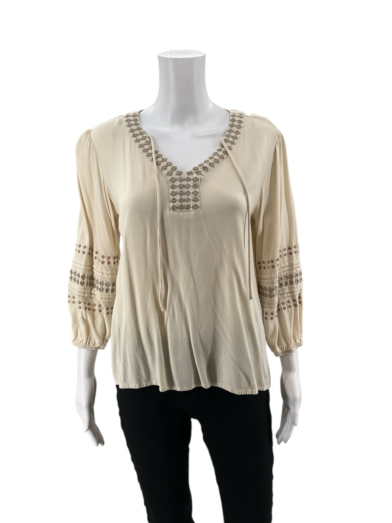 in studio Tan Solid Pre-Owned Ladies Casual Top - Size Medium Petite - Margaret’s Fine Consignment