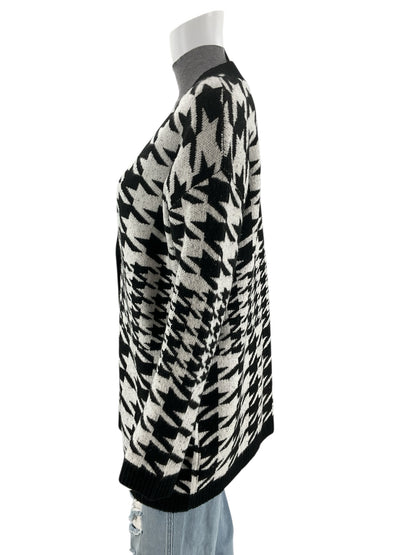 Talbots White/Black Houndstooth Pre-Owned Ladies Shrug - Size Medium