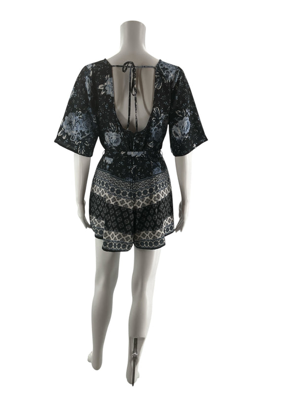Blue Rain Black/Blue Floral Pre-Owned Ladies Romper - Size Small