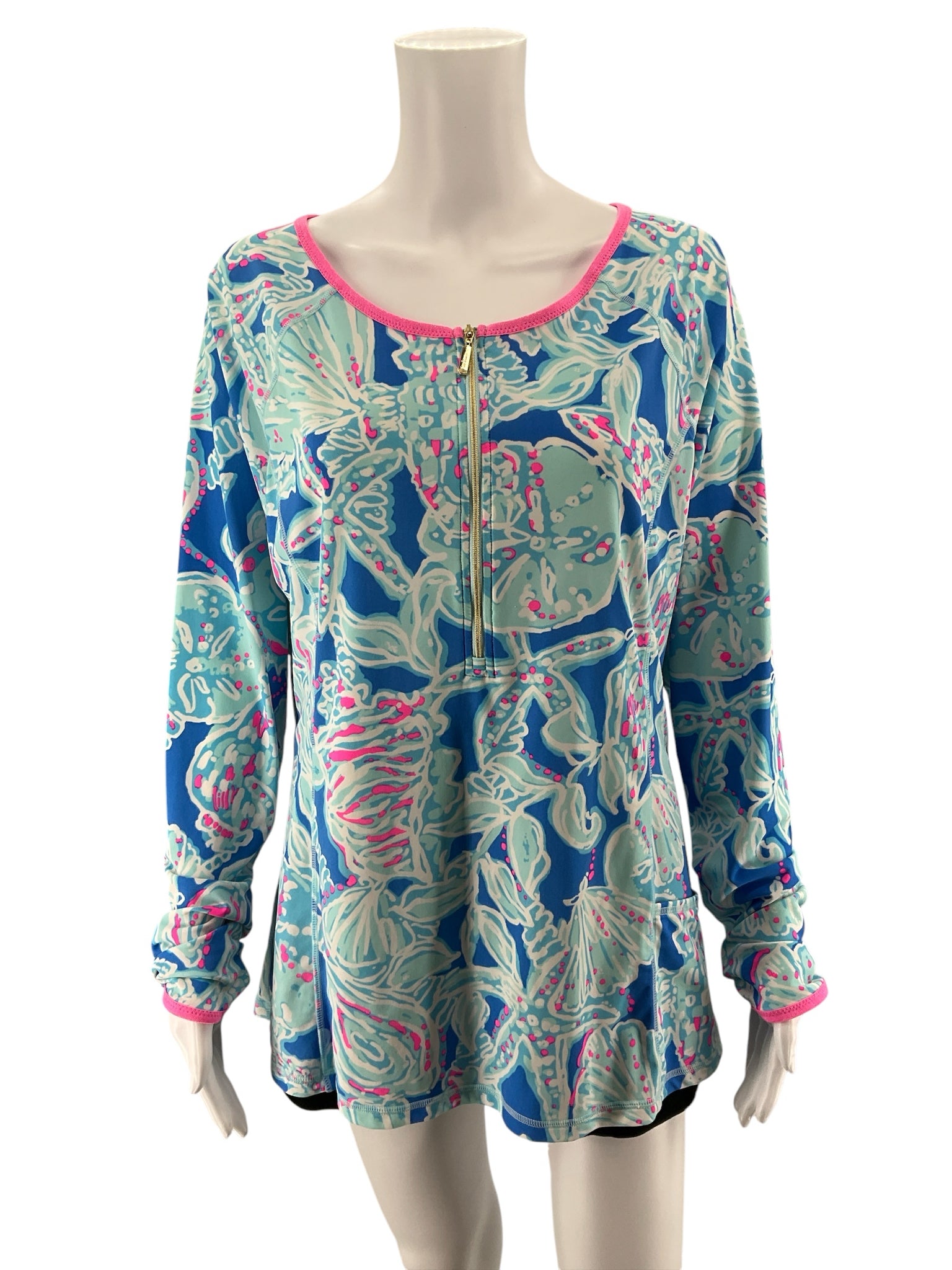 Lilly Pulitzer Size XL white/blue/pink seashells Ladies Casual Top - Downstairs