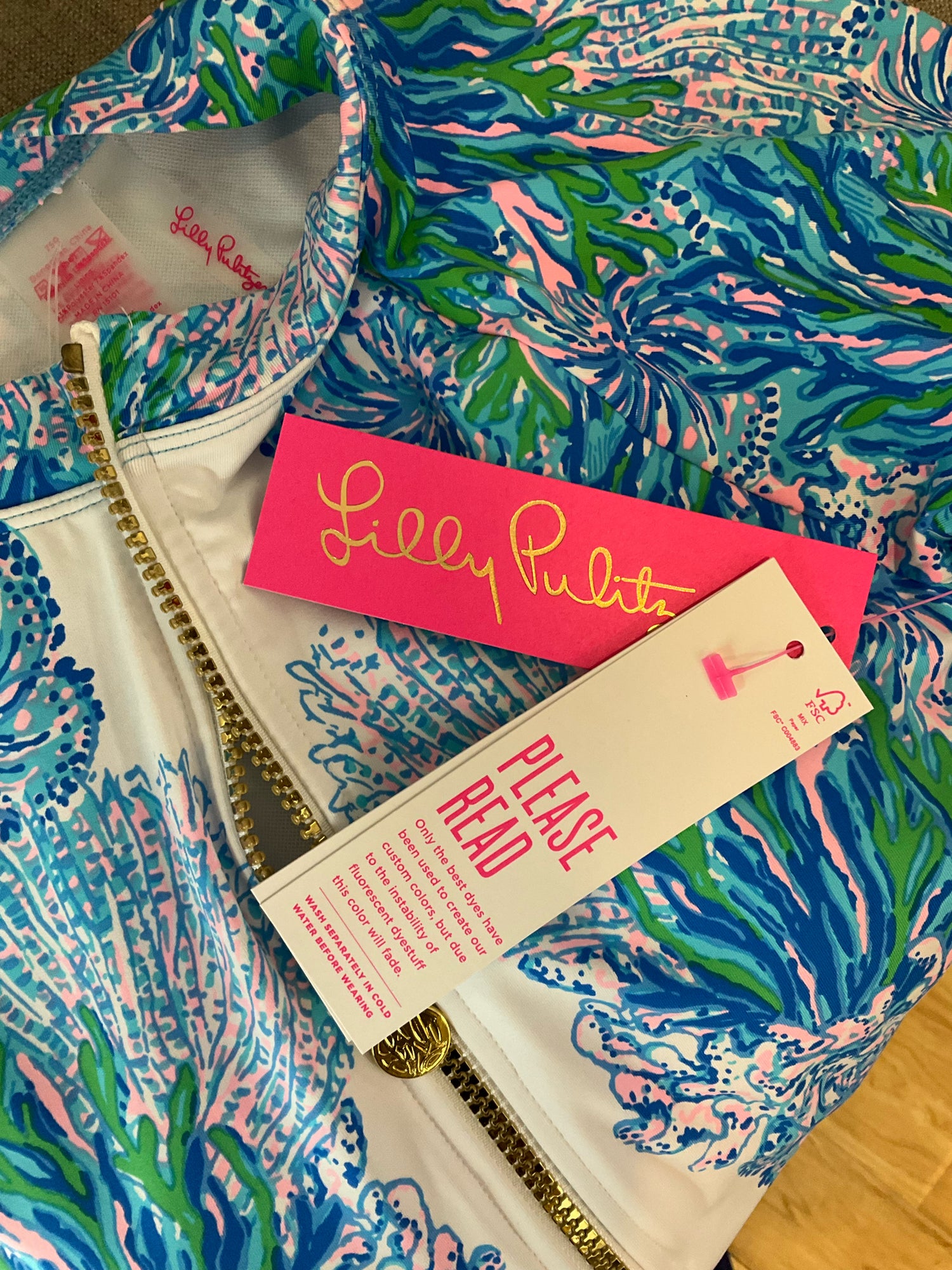 Lilly Pulitzer multi Long Sleeve Multi Tropical Pre-Owned Ladies Casual Top - Size 4 - Size 4