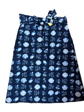 Ann Taylor navy/white Skirt Size 10 navy/white seashells Pre-Owned Ladies Skirt - Size 10