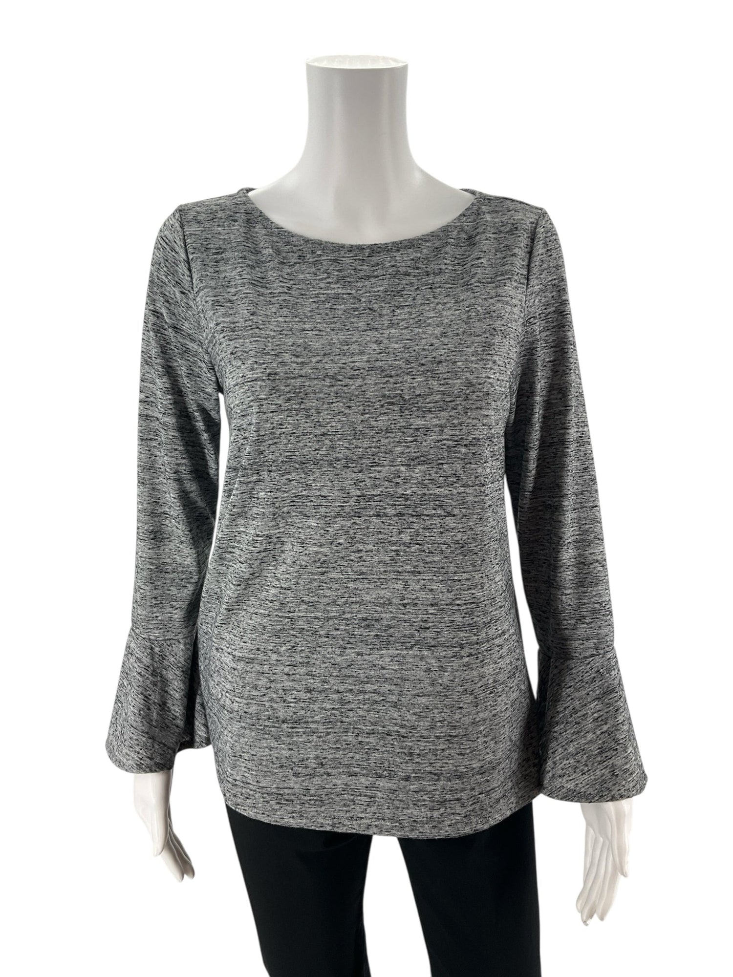 Loft gray heathered pre-owned ladies top in relaxed fit, size small, showcasing casual boho style and soft fabric texture.