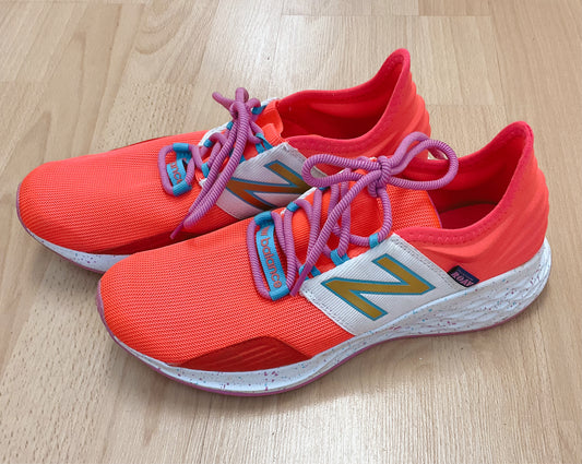 new balance Shoe Size 7 Coral Logo Sneakers