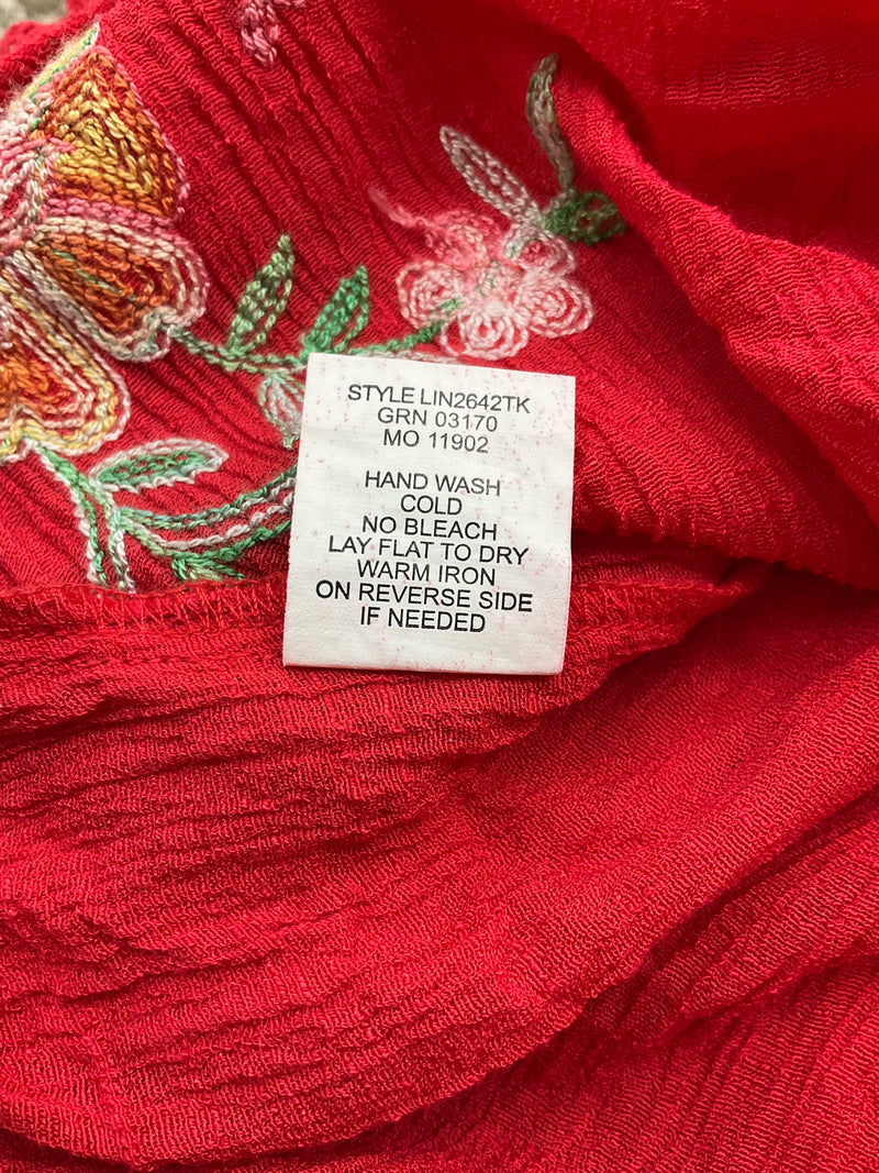 Fig & Flower Red/Multi Embroidered Pre-Owned Ladies Top - Size Small