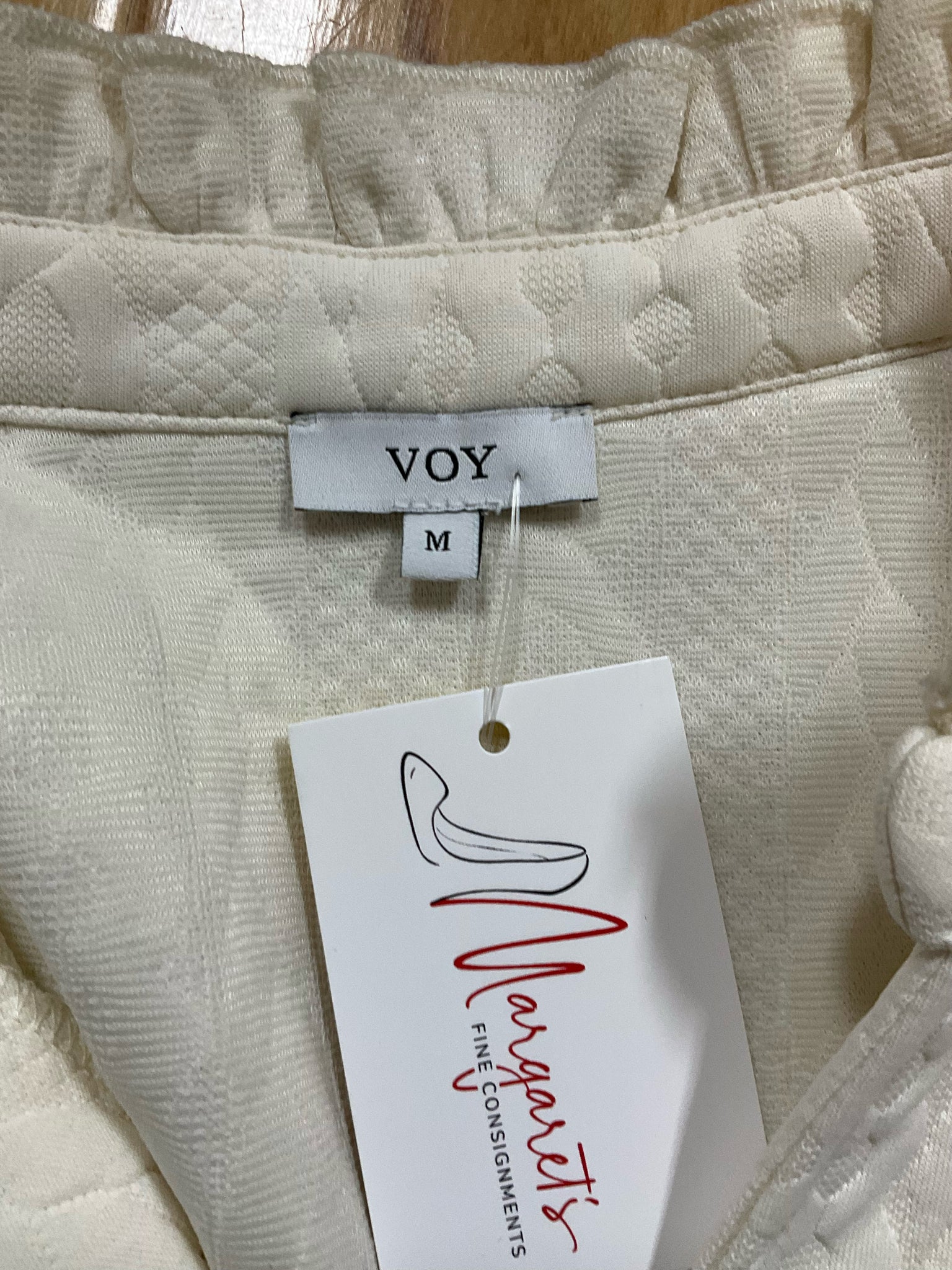 Voy by Tribal Cream Textured Flutter Sleeve Blouse | Size Medium