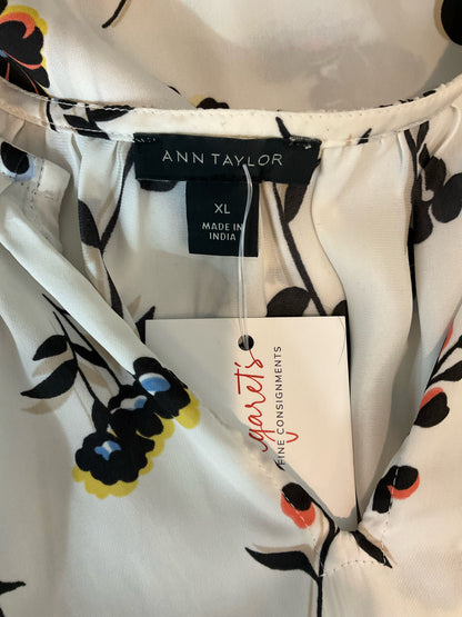 Ann Taylor white/black Cap Sleeve Floral Flutter Cap Sleeve Swing Blouse Top XL Ivory Black - Size XL