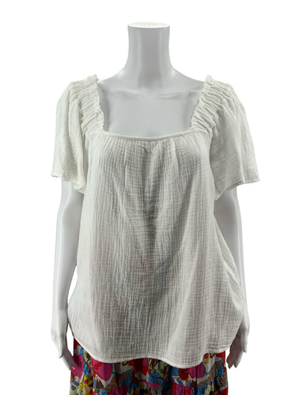 BeachLunchLounge White Crinkle Gauze Flutter Sleeve Boho Top | Size Small